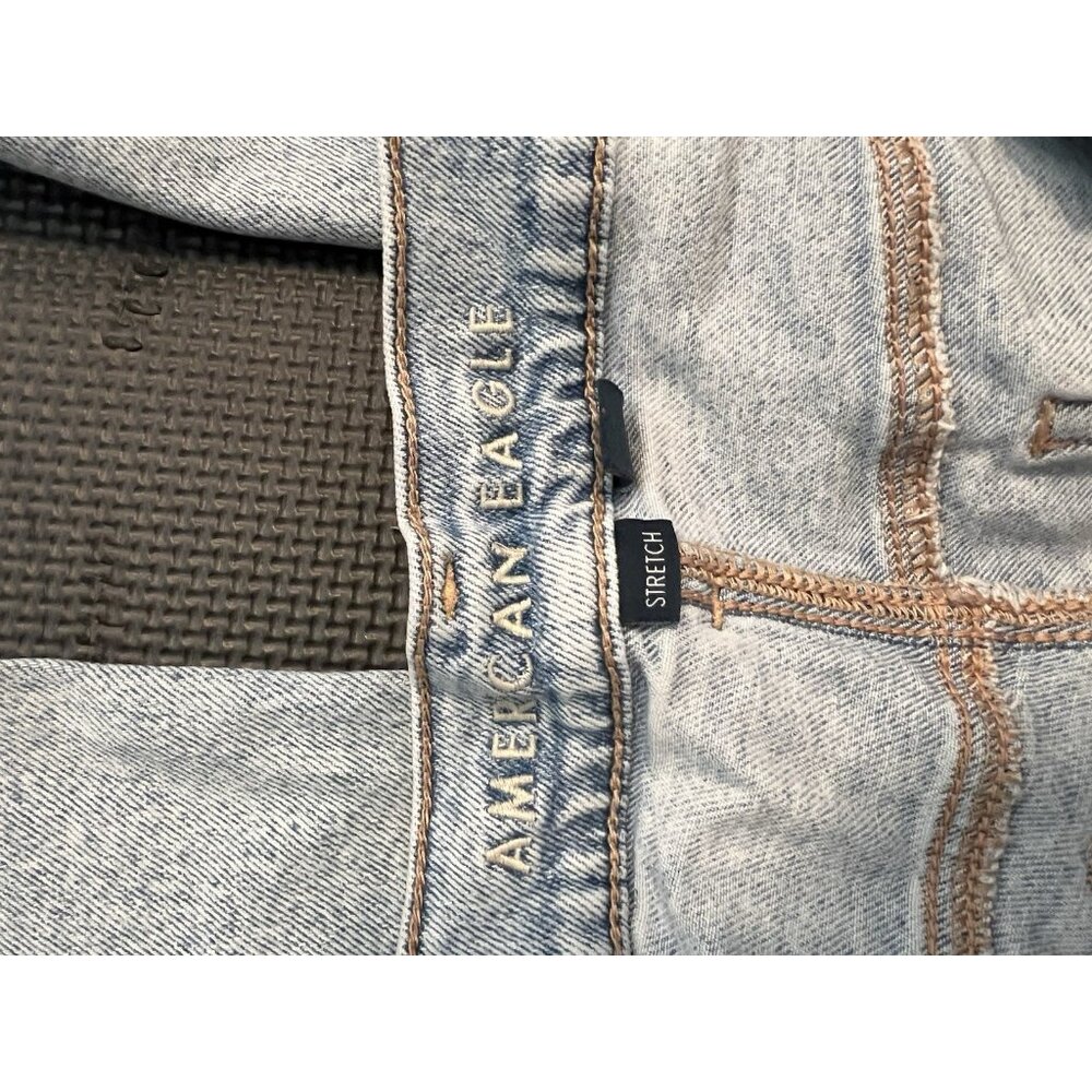 American Eagle Super High Rise Straight Jeans Women’s 10 Light Wash Distressed - Picture 4 of 6